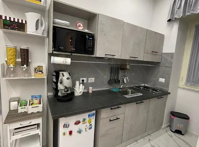 Piccolo Lucio 4* Νάπολη