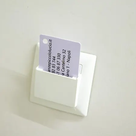 Piccolo Lucio Oda ve Kahvaltı